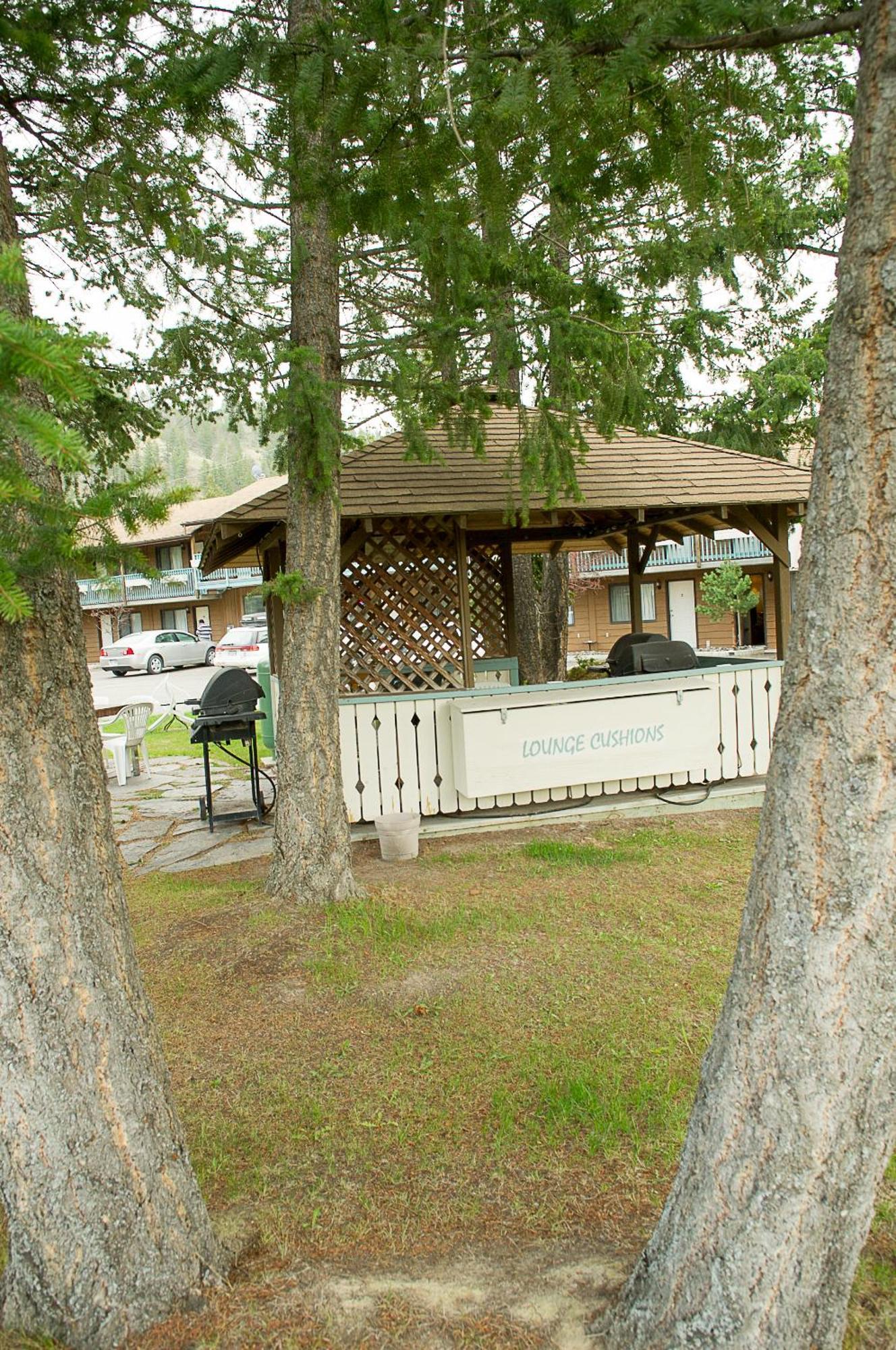 Motel Bavaria Radium Hot Springs Ngoại thất bức ảnh