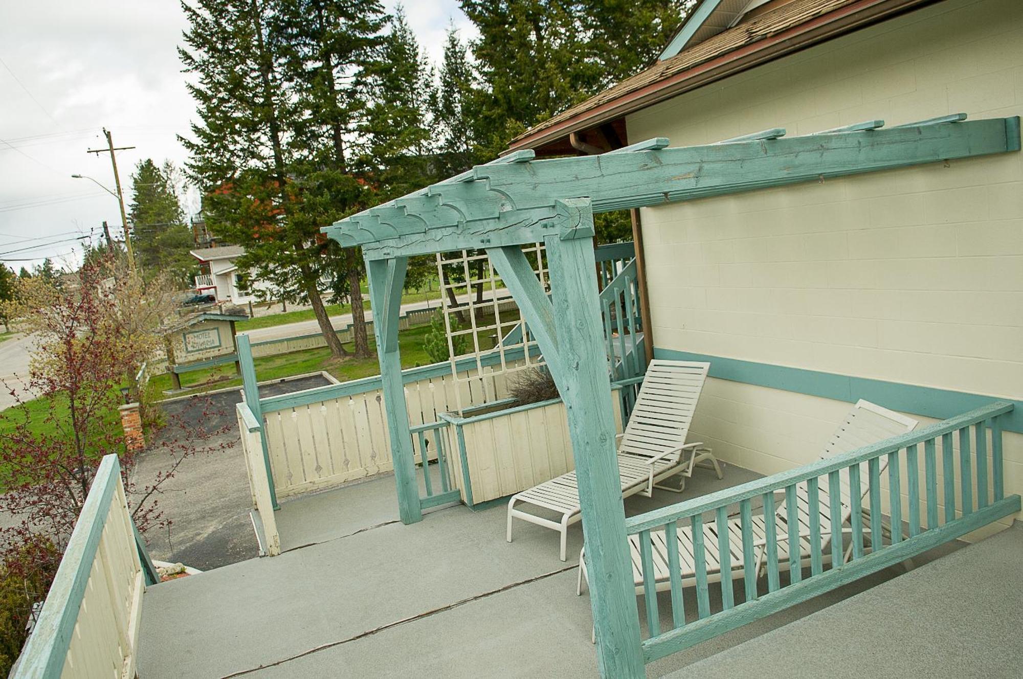 Motel Bavaria Radium Hot Springs Ngoại thất bức ảnh