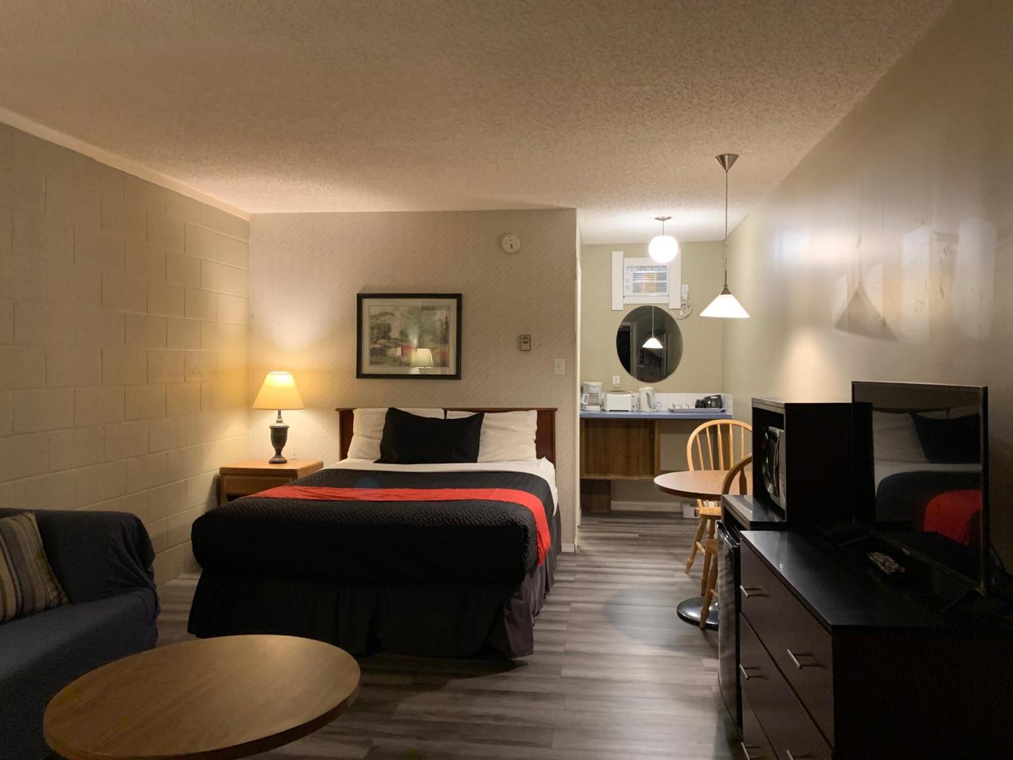 Motel Bavaria Radium Hot Springs Ngoại thất bức ảnh