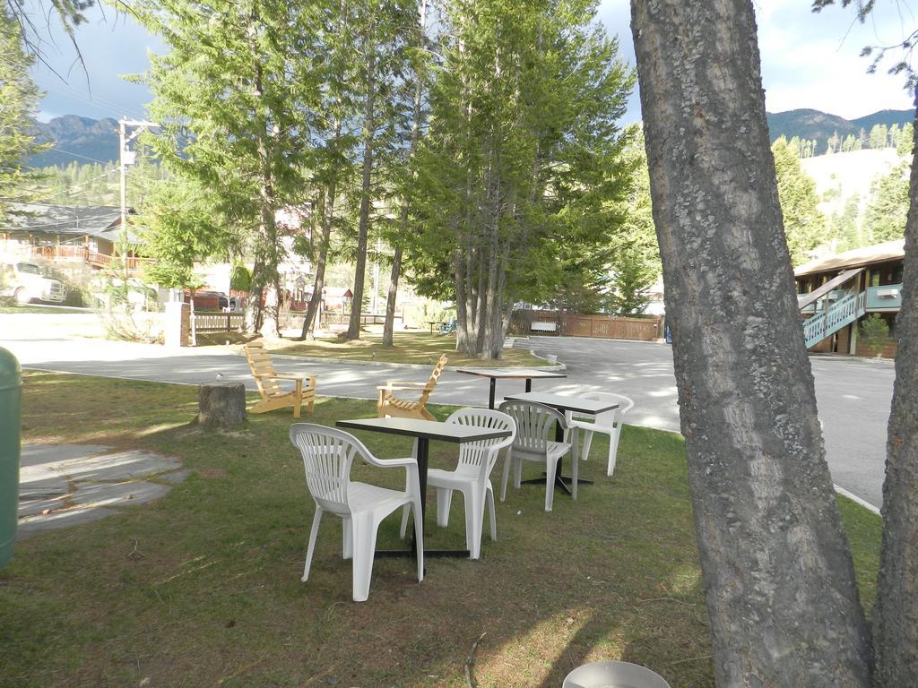 Motel Bavaria Radium Hot Springs Ngoại thất bức ảnh